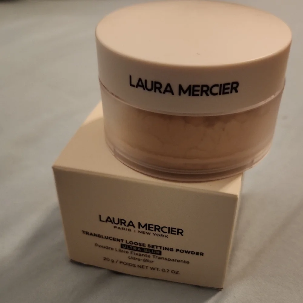 Laura Mercier Translucent Loose Setting Powder in Translucent Honey Full Size .7